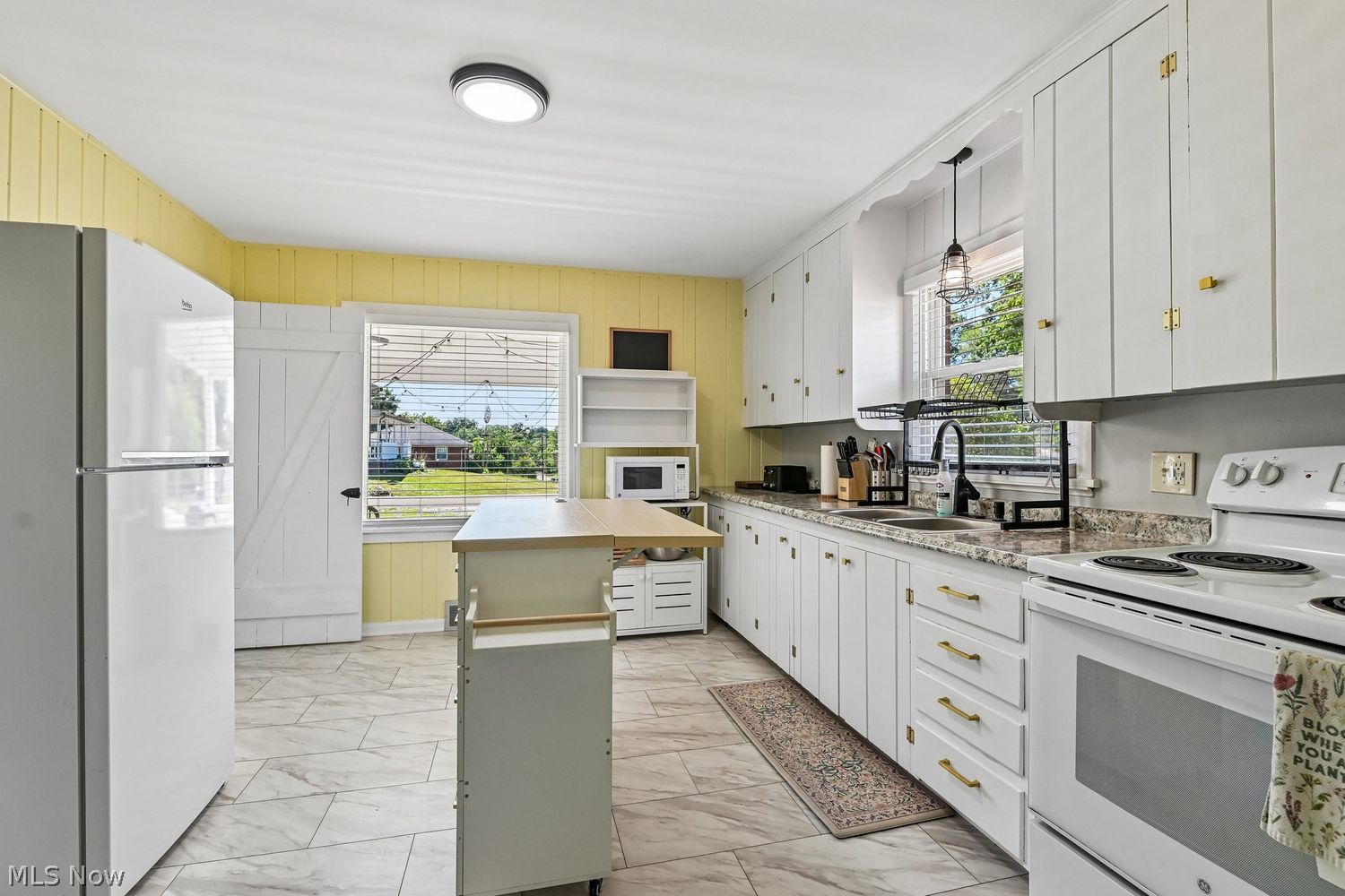 2027 Gibbs Avenue NE Canton OH 44714