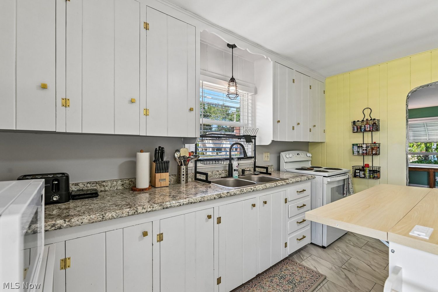 2027 Gibbs Avenue NE Canton OH 44714