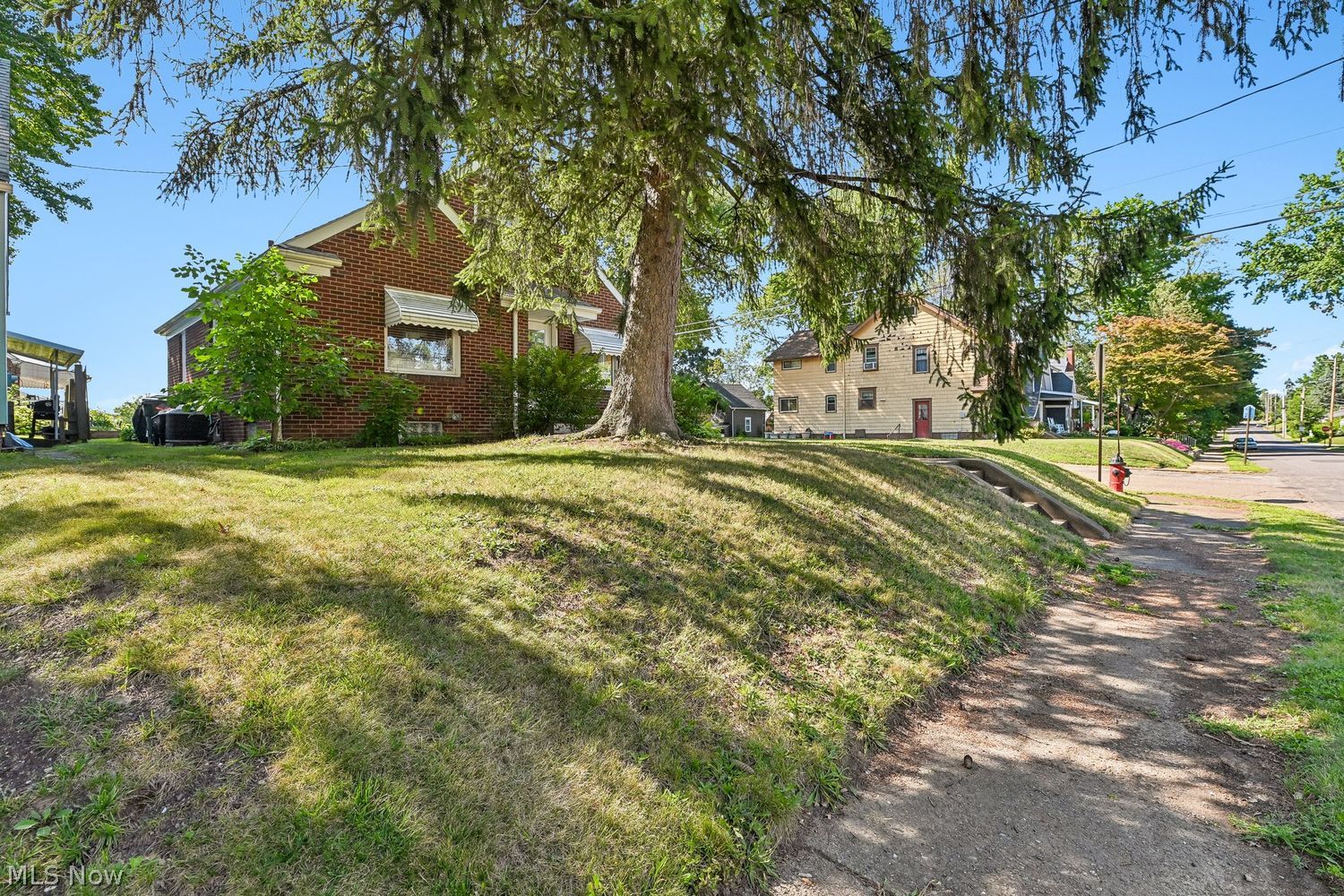 2027 Gibbs Avenue NE Canton OH 44714