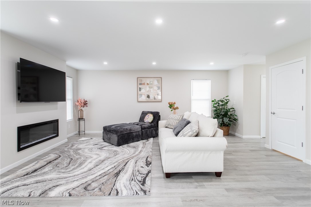 24431 Hartland Road Euclid OH 44123