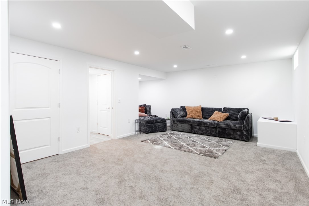 24431 Hartland Road Euclid OH 44123