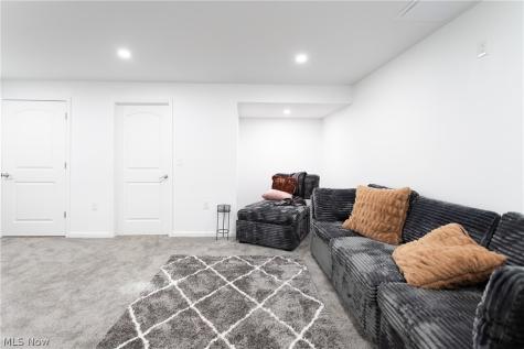 24431 Hartland Road Euclid OH 44123