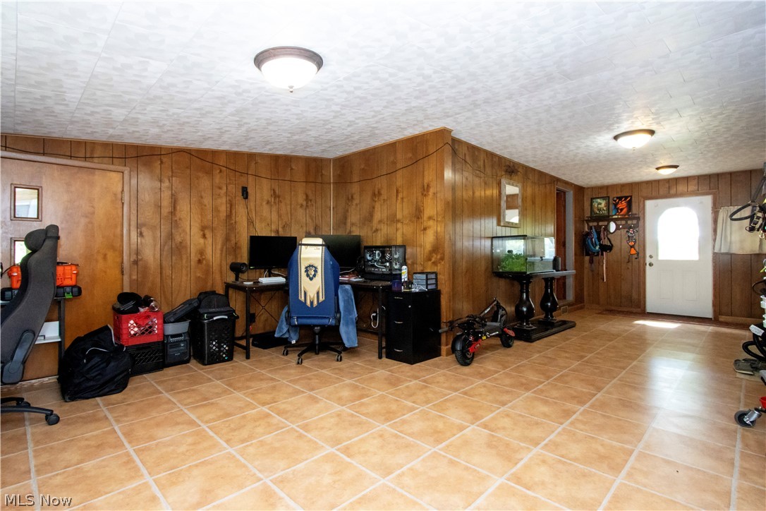 7241 S Funk Road Shreve OH 44676