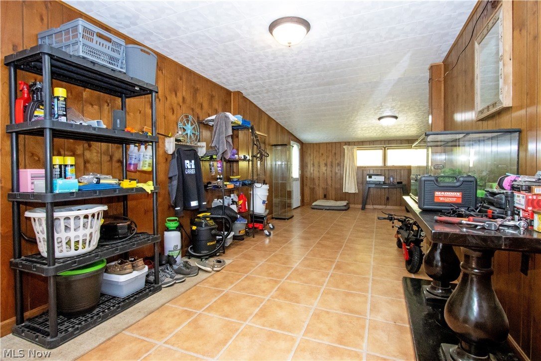 7241 S Funk Road Shreve OH 44676