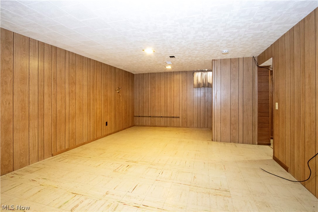 7241 S Funk Road Shreve OH 44676