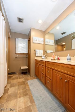 530 E Paradise Street Orrville OH 44667