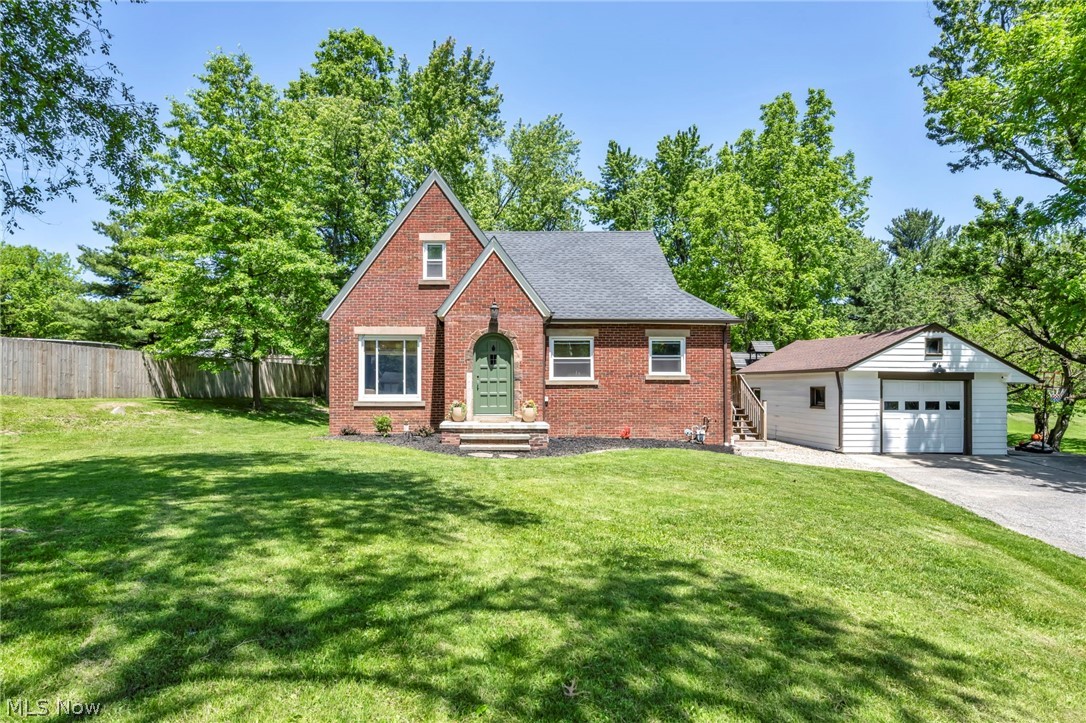 2834 W Wallings Road Broadview Heights OH 44147