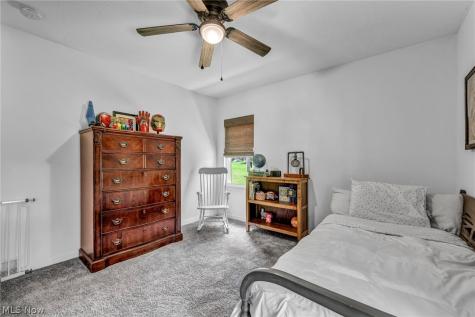 2834 W Wallings Road Broadview Heights OH 44147