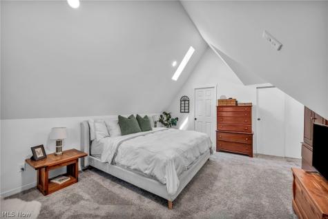 2834 W Wallings Road Broadview Heights OH 44147