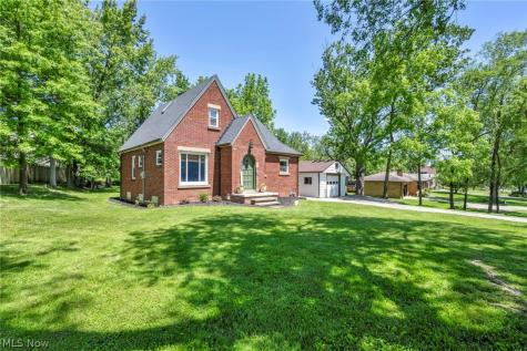 2834 W Wallings Road Broadview Heights OH 44147