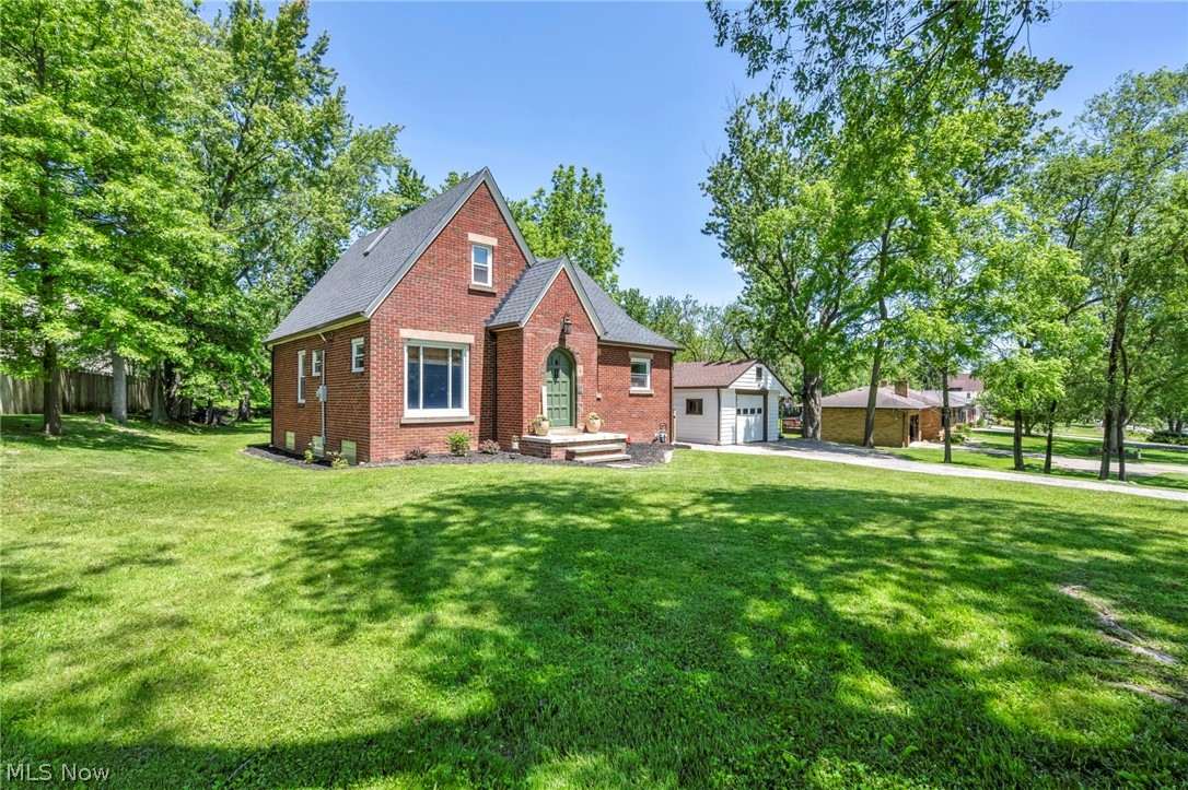 2834 W Wallings Road Broadview Heights OH 44147