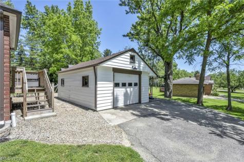 2834 W Wallings Road Broadview Heights OH 44147