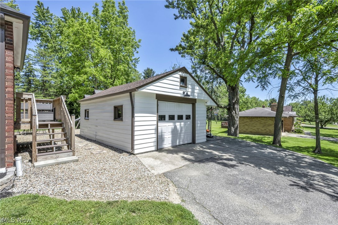 2834 W Wallings Road Broadview Heights OH 44147