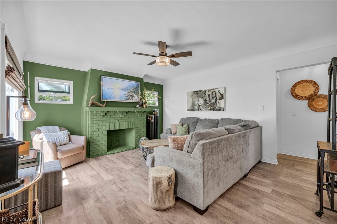 2834 W Wallings Road Broadview Heights OH 44147