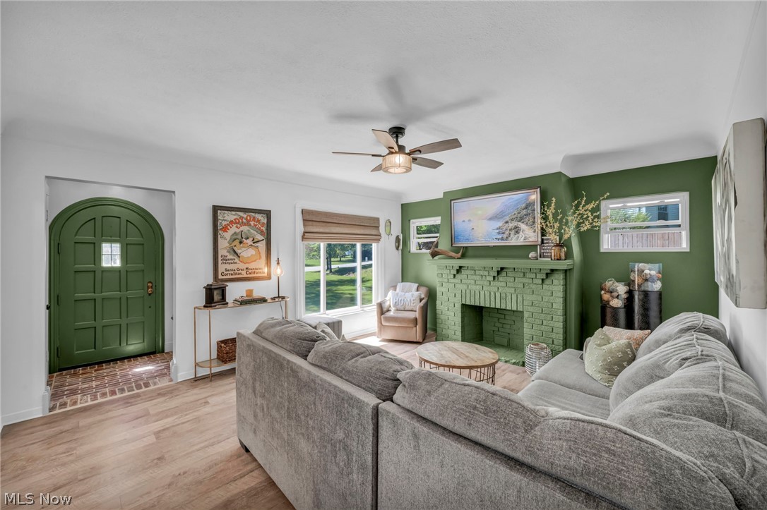 2834 W Wallings Road Broadview Heights OH 44147