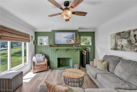 2834 W Wallings Road Broadview Heights OH 44147