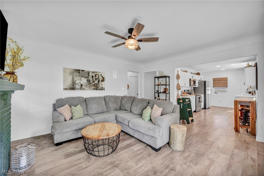 2834 W Wallings Road Broadview Heights OH 44147