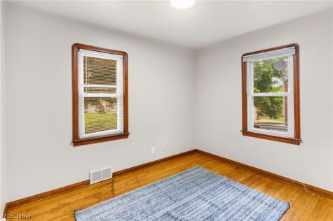 1340 E Boston Avenue Youngstown OH 44502