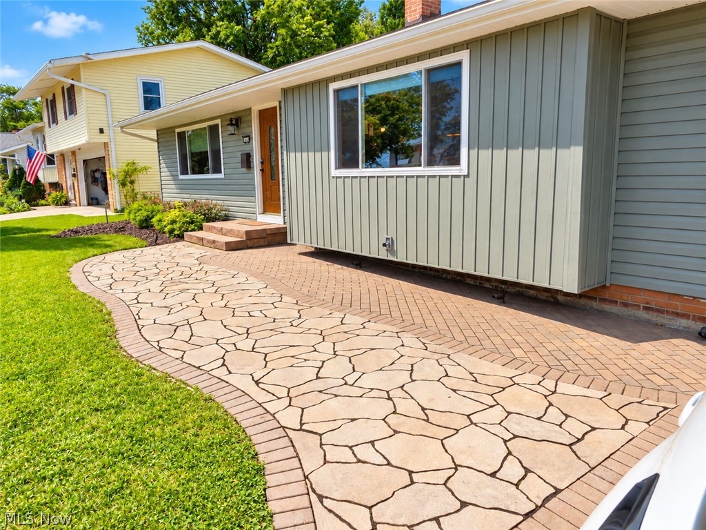 10869 Lafayette Drive Parma Heights OH 44130