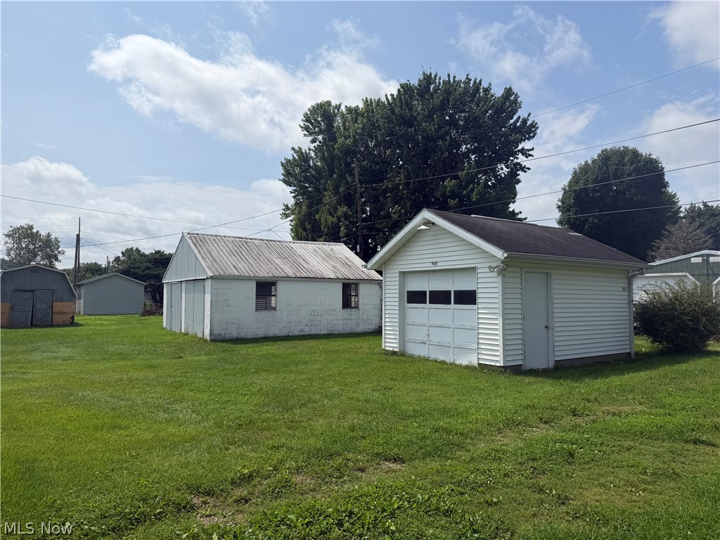 514 Barnett Avenue Newcomerstown OH 43832