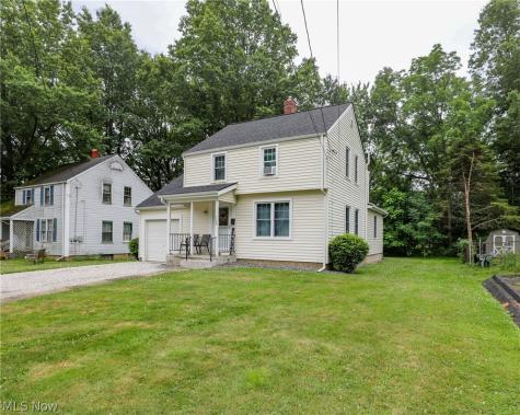 748 Cedar Avenue Ravenna OH 44266