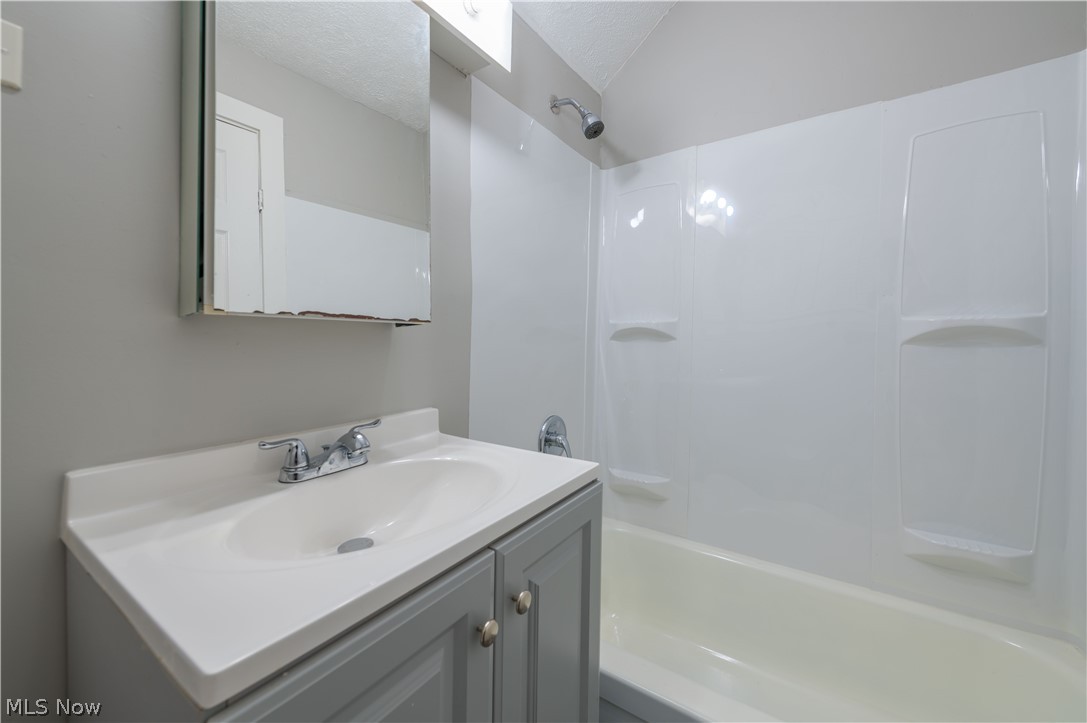 3392 W 91st Street Cleveland OH 44102