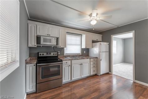 2833 Ellis Avenue NE Canton OH 44705