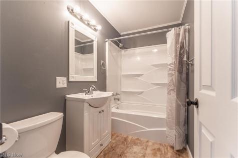 2833 Ellis Avenue NE Canton OH 44705