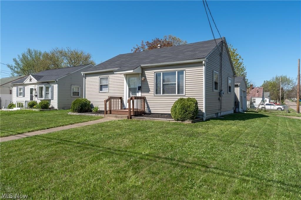 2833 Ellis Avenue NE Canton OH 44705