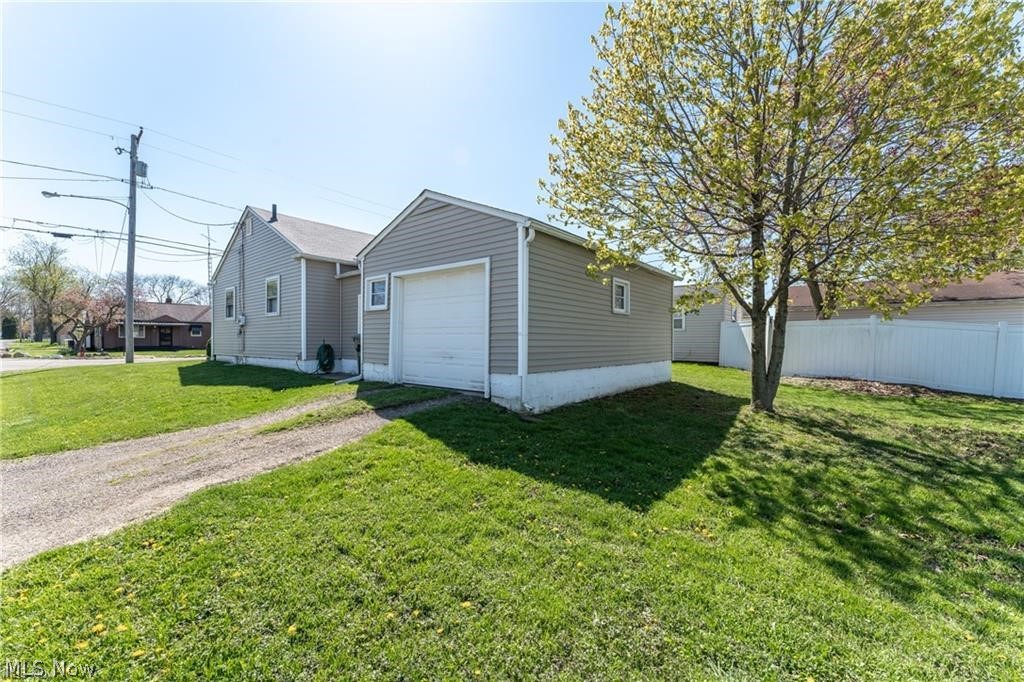 2833 Ellis Avenue NE Canton OH 44705