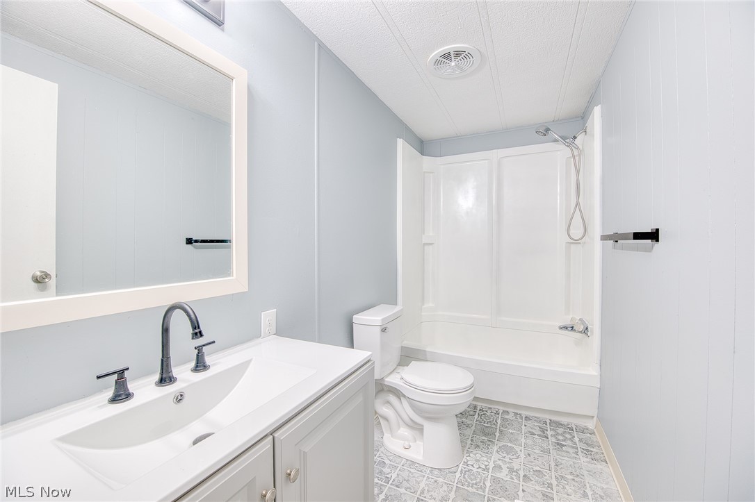 172 Paradise Boulevard Madison OH 44057