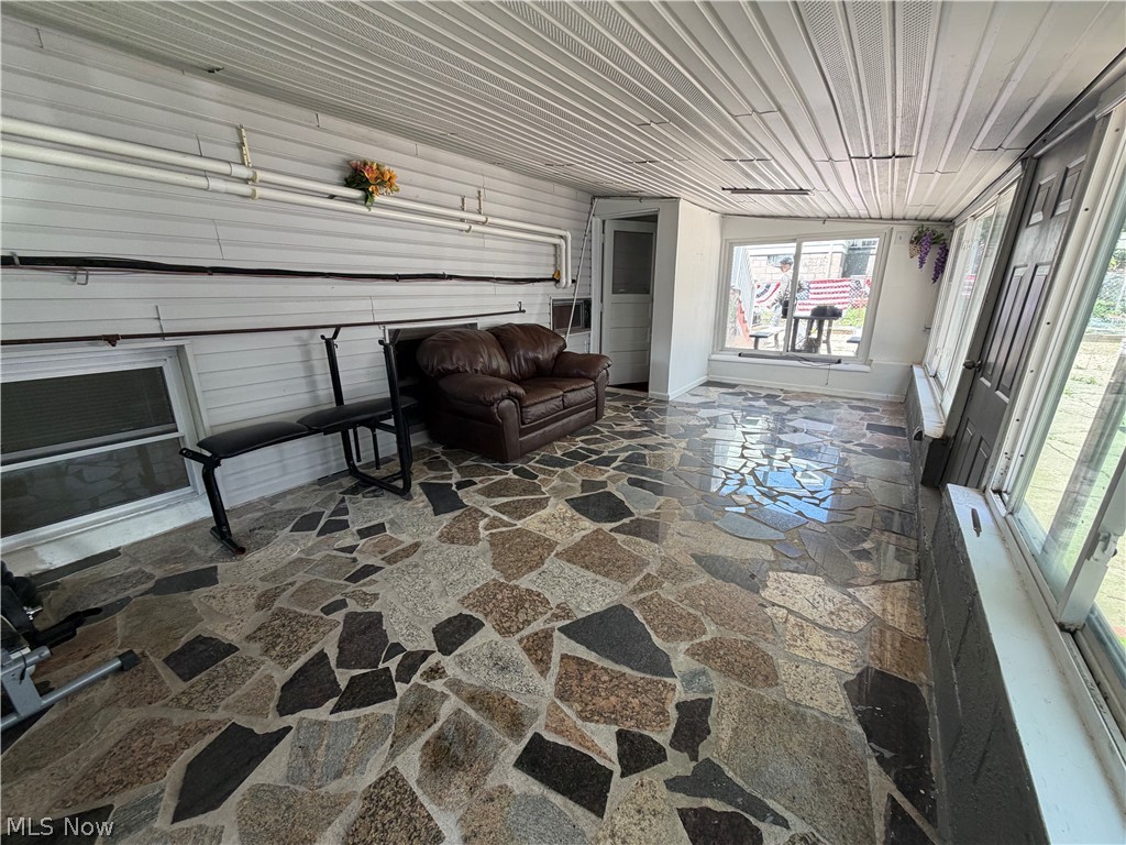 1599 Herkender Avenue Akron OH 44310