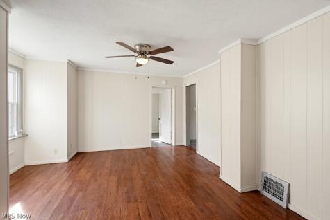 2374 Lakeside Drive Lakemore OH 44250