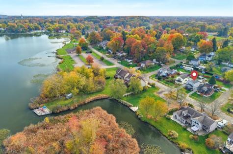 2374 Lakeside Drive Lakemore OH 44250