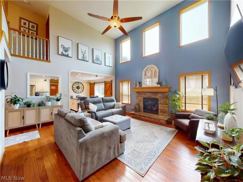 2450 Fairchild Circle NW Uniontown OH 44685