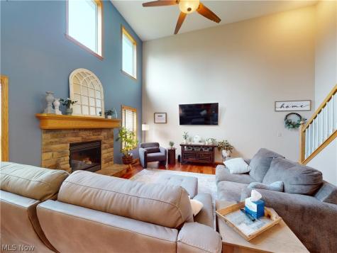 2450 Fairchild Circle NW Uniontown OH 44685