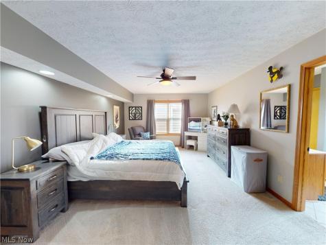 2450 Fairchild Circle NW Uniontown OH 44685