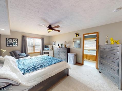 2450 Fairchild Circle NW Uniontown OH 44685