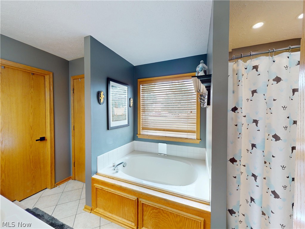 2450 Fairchild Circle NW Uniontown OH 44685