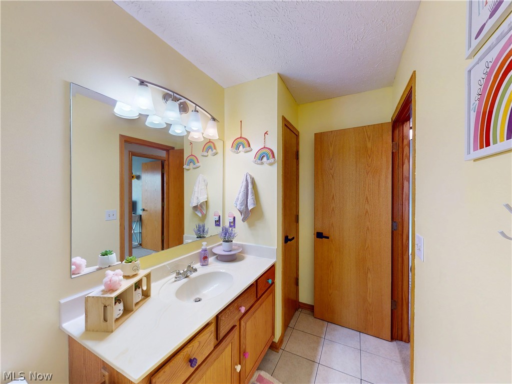 2450 Fairchild Circle NW Uniontown OH 44685