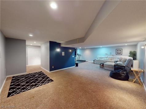 2450 Fairchild Circle NW Uniontown OH 44685