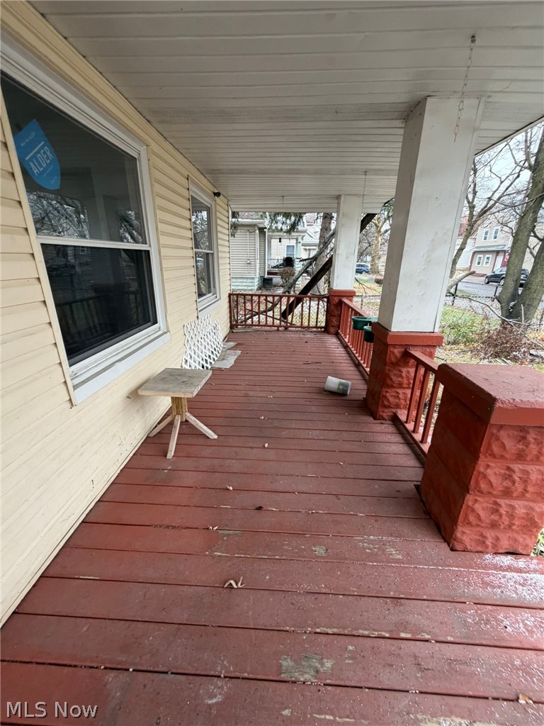 6812 Lawn Avenue Cleveland OH 44102
