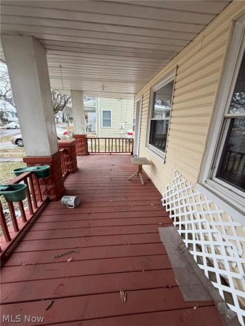 6812 Lawn Avenue Cleveland OH 44102