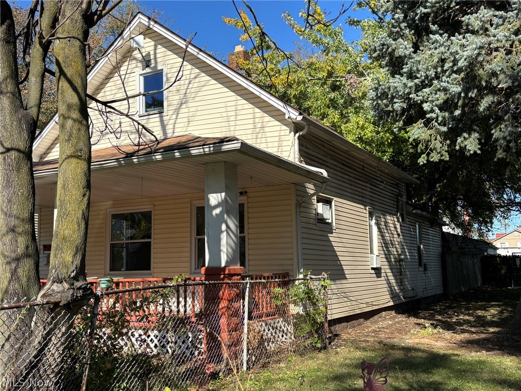 6812 Lawn Avenue Cleveland OH 44102