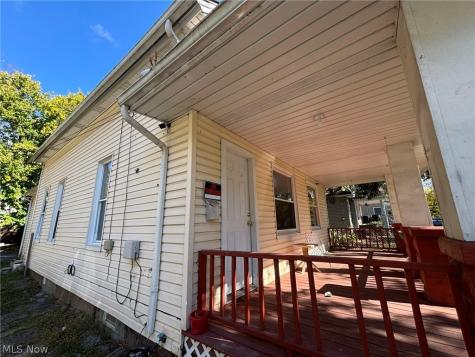 6812 Lawn Avenue Cleveland OH 44102