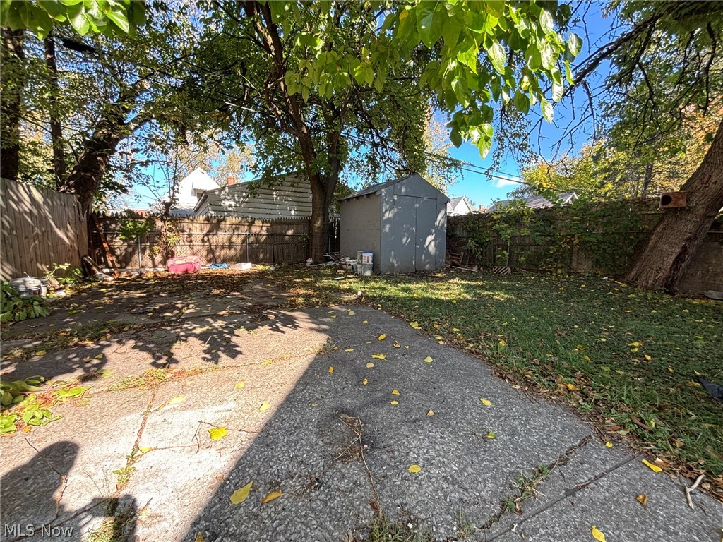 6812 Lawn Avenue Cleveland OH 44102
