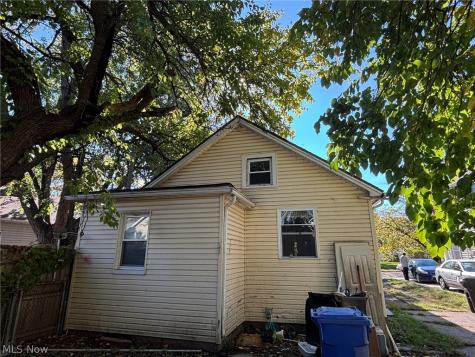 6812 Lawn Avenue Cleveland OH 44102