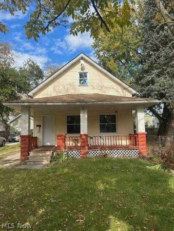 6812 Lawn Avenue Cleveland OH 44102
