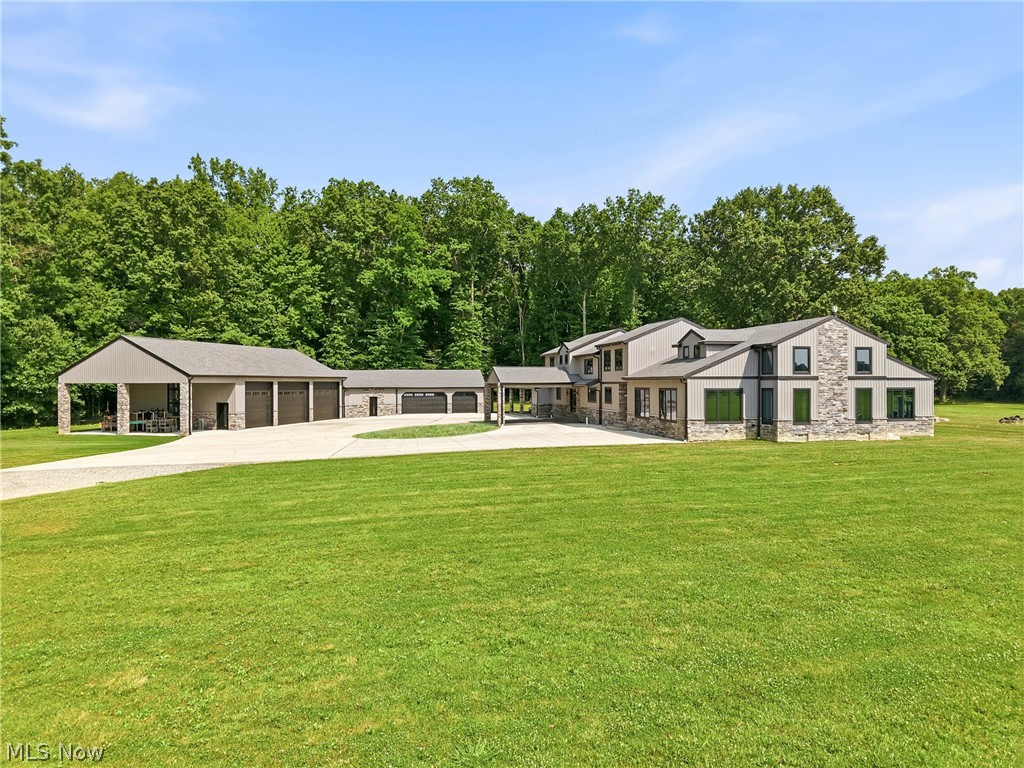 2609 Warren Meadville Road Cortland OH 44410