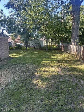 24371 Hartland Drive Euclid OH 44123
